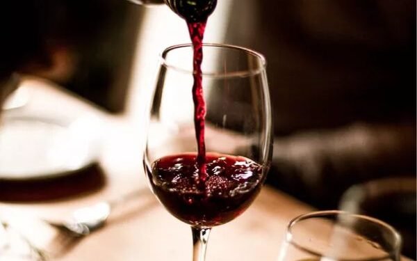 Saiba Como Escolher o Vinho Certo para Harmonizar Seus Pratos